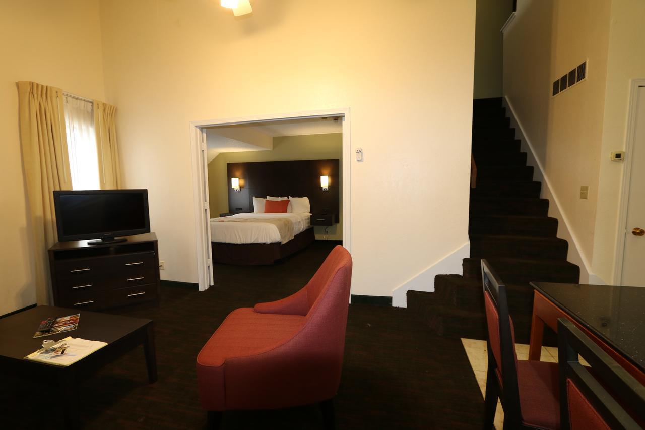 Fairbridge Inn & Suites - Akron Copley Township - West Exteriör bild