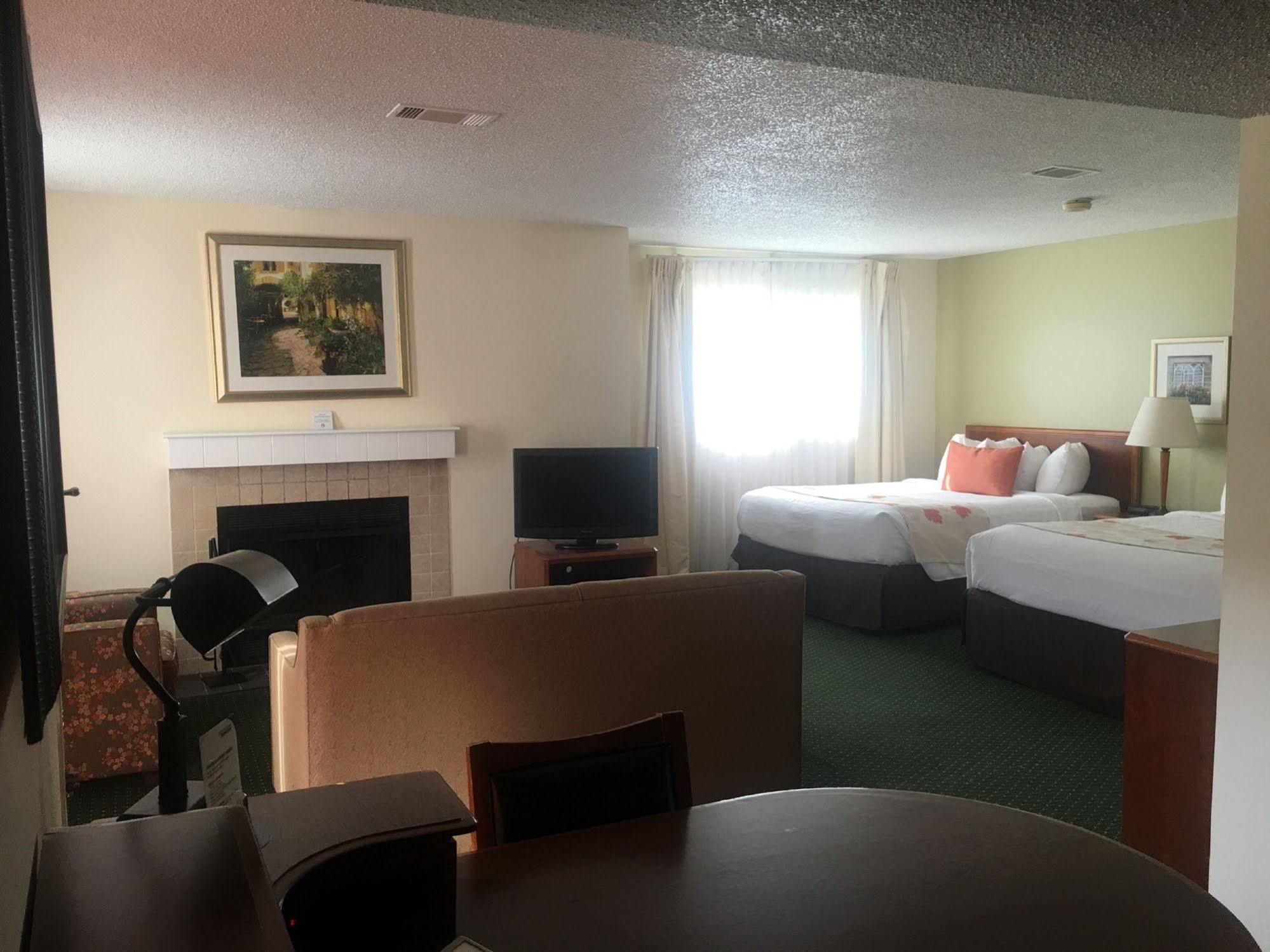 Fairbridge Inn & Suites - Akron Copley Township - West Exteriör bild