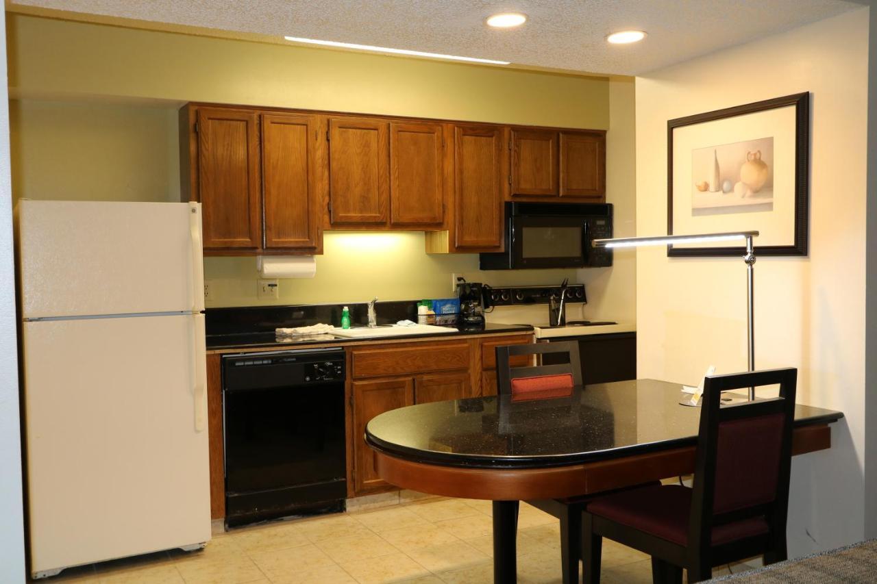Fairbridge Inn & Suites - Akron Copley Township - West Rum bild