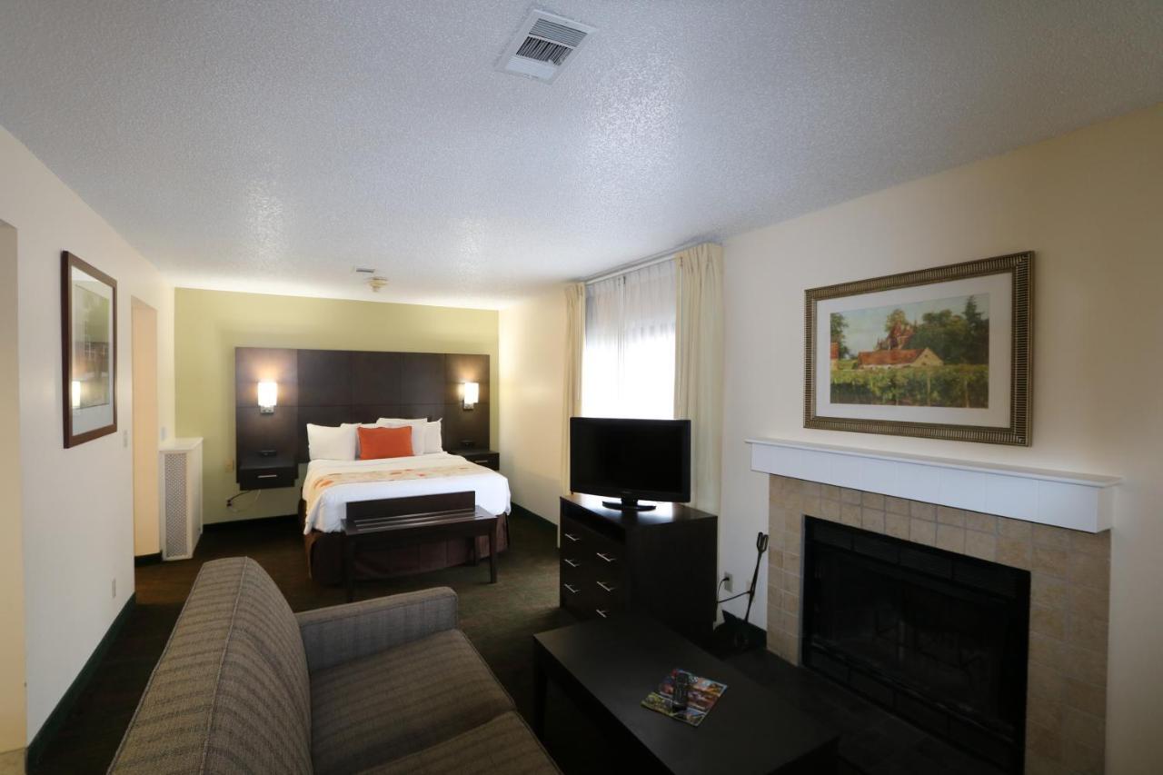Fairbridge Inn & Suites - Akron Copley Township - West Rum bild